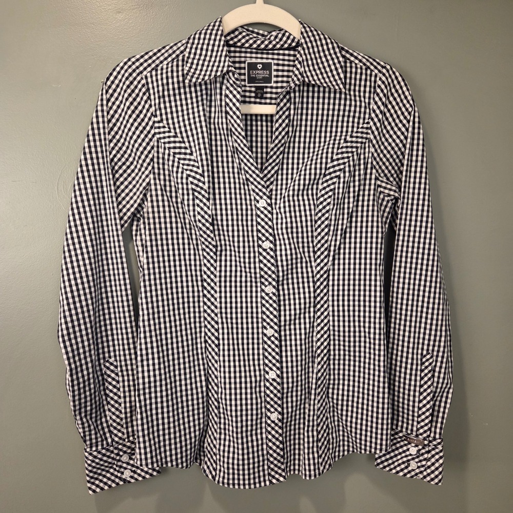 Express Women's The Essential Shirt Size XS Black White Gingham Plaid Button Up